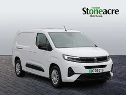White New 2025 Vauxhall Combo MPV | £22,995