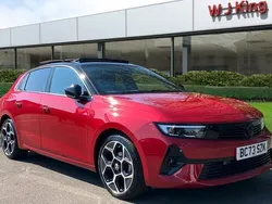 Red Used 2024 Vauxhall Astra Ultimate Hatchback | £19,695 (Fair price)
