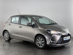 Gold Used 2018 Toyota Yaris Hybrid Hatchback | £10,300 (Fair price)