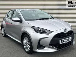 Silver Used 2022 Toyota Yaris Hybrid Hatchback | £15,900 (Good price)