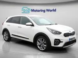 White Used 2020 Kia Niro 2 SUV | £15,500 (Fair price)