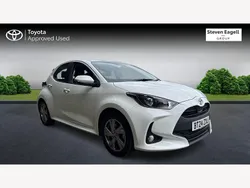 White Used 2024 Toyota Yaris Hybrid Hatchback | £17,981 (Good price)