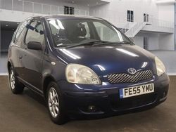 Blue Used 2005 Toyota Yaris Hatchback | £1,999 (Fair price)
