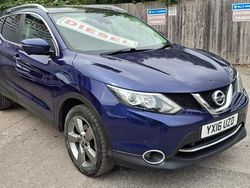 Blue Used 2016 Nissan Qashqai N-Connecta SUV | £8,000 (Fair price)