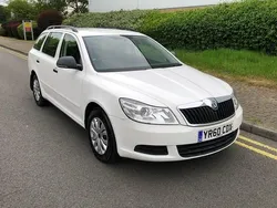 White Used 2010 Skoda Octavia Estate | £1,795 (Fair price)