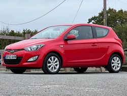 Red Used 2013 Hyundai i20 Active Hatchback | £3,695 (Fair price)