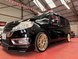 Black Used 2014 Honda Stepwgn MPV | £13,995