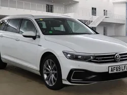 White Used 2019 VW Passat Advance Estate | £14,990 (Fair price)