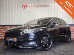 Black Used 2018 Ford Focus ST Hatchback | £12,995 (Fair price)