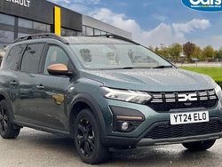 Green Used 2024 Dacia Jogger Extreme MPV | £18,995 (Fair price)