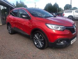 Red Used 2016 Renault Kadjar Signature SUV | £8,950 (Fair price)