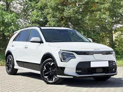 White Used 2024 Kia e-Niro 4 SUV | £29,995