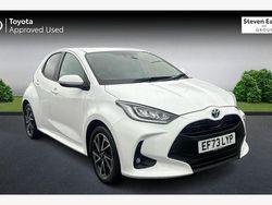Used 2025 Toyota Yaris Hybrid Design Hatchback | £18,700 (Fair price)