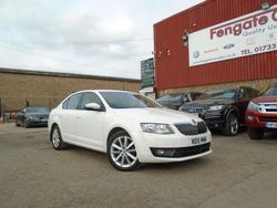 White Used 2015 Skoda Octavia Elegance Hatchback | £2,950
