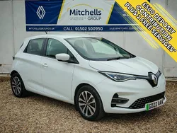 Glacier white Used 2022 Renault Rapid GT-Line Hatchback | £11,495 (Fair price)