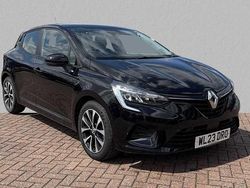 Black Used 2023 Renault Clio V Evolution Hatchback | £14,250 (Good price)