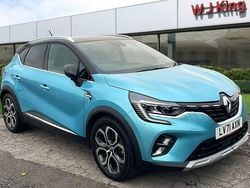 Blue/black Used 2021 Renault Captur Version S SUV | £13,495 (Fair price)