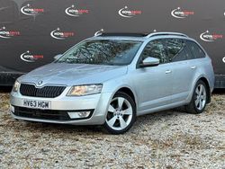 Silver Used 2013 Skoda Octavia Elegance Estate | £5,250 (Expensive)