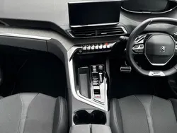 White Used 2024 Peugeot 5008 GT MPV | £27,399 (Fair price)