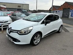 White Used 2014 Renault Clio IV Dynamique Hatchback | £4,995 (A bit pricey)