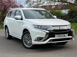 White Used 2019 Mitsubishi Outlander SUV | £10,999 (Fair price)