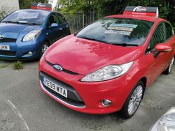 Red Used 2009 Ford Fiesta Titanium Hatchback | £3,995 (A bit pricey)