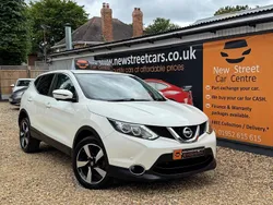 White Used 2016 Nissan Qashqai N-Connecta SUV | £8,784 (Fair price)