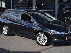 Mineral black Used 2018 Vauxhall Astra Design Edition Estate | £7,490 (Fair price)
