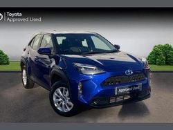 Blue Used 2022 Toyota Yaris Hybrid SUV | £18,395 (Good price)