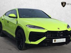 Verde mantis / nero noctis Used 2021 Lamborghini Urus SUV | £284,990