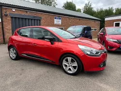 Red Used 2016 Renault Clio IV Dynamique Hatchback | £5,995 (Good price)