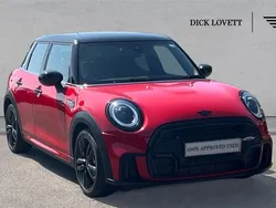 Red Used 2023 Mini Cooper Hatch Hatchback | £22,795 (Fair price)