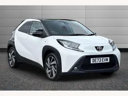 Pure white with black Used 2023 Toyota Aygo Hatchback | £14,150 (Fair price)