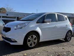 White Used 2015 Kia Venga 2 Hatchback | £8,999 (Fair price)