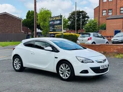 White Used 2015 Vauxhall Astra SRi Hatchback | £3,950