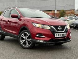 Red Used 2018 Nissan Qashqai N-Connecta SUV | £8,999 (Good price)