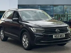 Deep black pearlescent Used 2021 VW Tiguan Life SUV | £19,015 (Fair price)