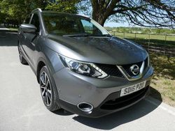 Gunmetal grey metallic Used 2016 Nissan Qashqai S SUV | £7,990 (Fair price)