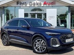 Blue Used 2025 Audi Q5 Business SUV | £48,650 (Expensive)