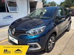 Blue/black Used 2020 Renault Captur Play SUV | £6,495 (Super price)