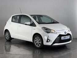 White Used 2020 Toyota Yaris Hybrid Hatchback | £13,500 (Super price)