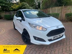 White Used 2014 Ford Fiesta Zetec Hatchback | £3,390 (Fair price)