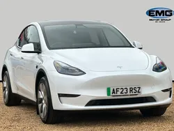 White Used 2023 Tesla Model Y Long Range SUV | £29,195 (Fair price)