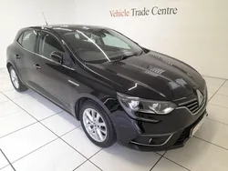 Black Used 2017 Renault Mégane IV Dynamique Hatchback | £8,492 (Fair price)