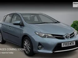 Blue Used 2013 Toyota Auris Hatchback | £5,492 (Fair price)