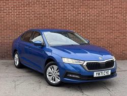 Race blue metallic Used 2022 Skoda Octavia SE Hatchback | £12,690 (Good price)