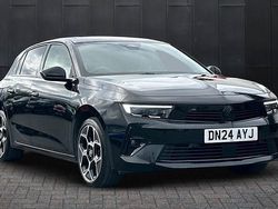 Black Used 2024 Vauxhall Astra Ultimate Hatchback | £18,971 (Fair price)
