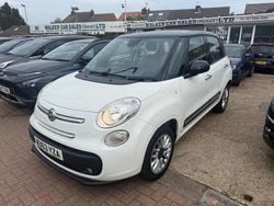 White Used 2013 Fiat 500L Lounge MPV | £3,995 (Fair price)
