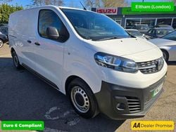 White Used 2022 Vauxhall Vivaro Van | £13,999 (Good price)