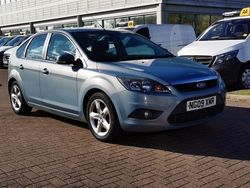 Blue Used 2009 Ford Focus Zetec Hatchback | £2,497 (Fair price)